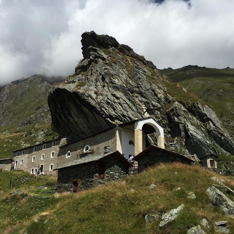 Villa La Casa Dei Nonni Con Spa Privata Su Richiesta Pont Canavese Exterior foto